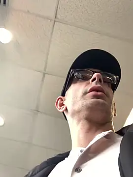 hailzeffn online show from April 2026 10:18:01 PM