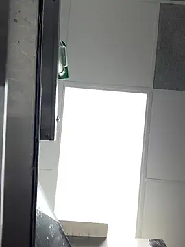 hailzeffn online show from April 2026 11:18:02 AM