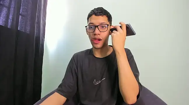 Snapshot of Diego-Monsalve chatting on January 2025 04:44:01 PM Diego-Monsalve online show from January 2025 04:44:01 PM