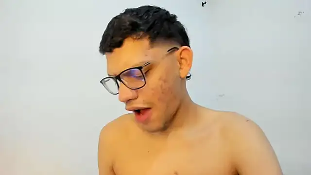 Snapshot of Diego-Monsalve chatting on September 2025 10:25:01 PM Diego-Monsalve online show from September 2025 10:25:01 PM