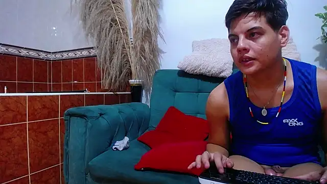 Leon hot X online show from February 2025 12:38:02 PM