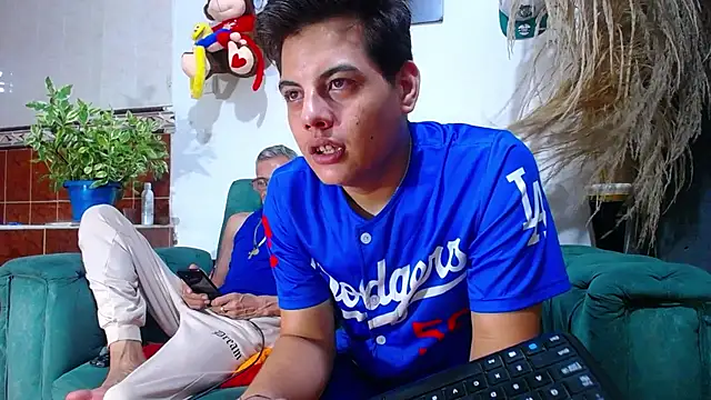 Leon hot X online show from February 2025 07:22:01 AM