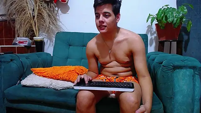 Leon hot X online show from March 2025 10:45:01 AM