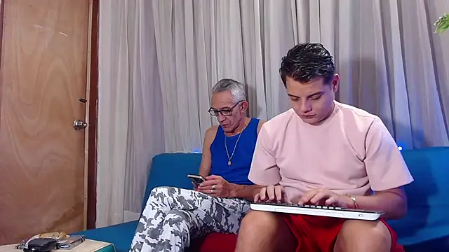 Leon hot X online show from March 2026 07:55:02 PM