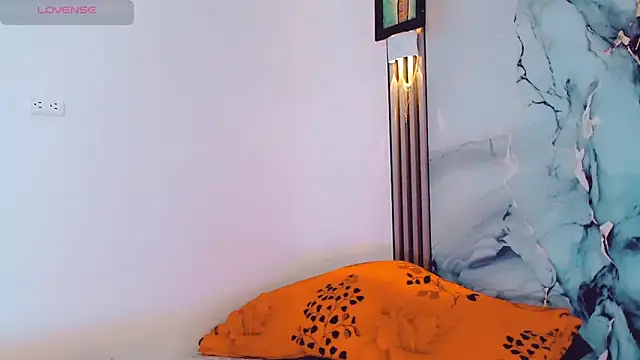 khiara moretti online show from November 2025 11:20:01 AM