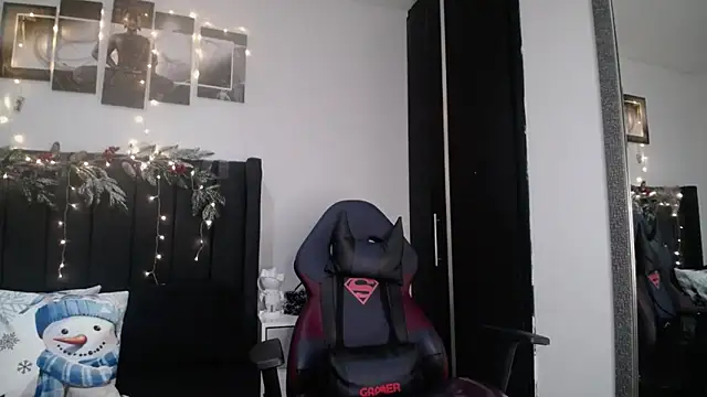 Snapshot of muscle_ares chatting on December 2024 11:56:02 AM muscle ares online show from December 2024 11:56:02 AM