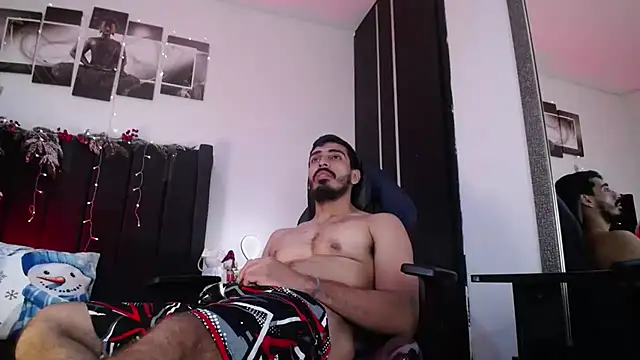 Snapshot of muscle_ares chatting on December 2024 05:20:02 PM muscle ares online show from December 2024 05:20:02 PM