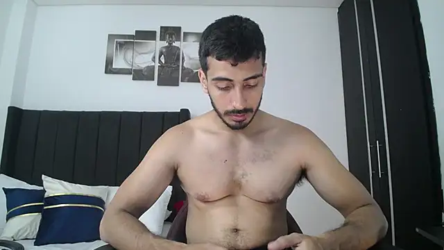 Snapshot of muscle_ares chatting on January 2025 03:58:01 PM muscle ares online show from January 2025 03:58:01 PM