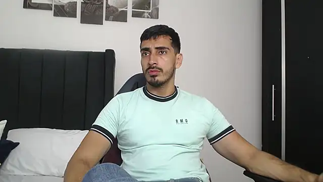 Snapshot of muscle_ares chatting on February 2025 01:43:01 PM muscle ares online show from February 2025 01:43:01 PM