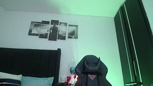 Snapshot of muscle_ares chatting on February 2025 10:49:02 AM muscle ares online show from February 2025 10:49:02 AM