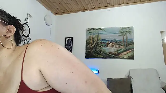 Snapshot of Aleja_Gonzales chatting on February 2026 08:46:02 PM Aleja Gonzales online show from February 2026 08:46:02 PM