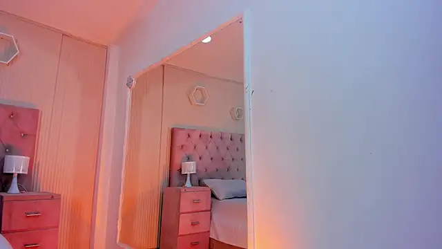 Agathaargent  online show from November 2025 04:37:01 AM