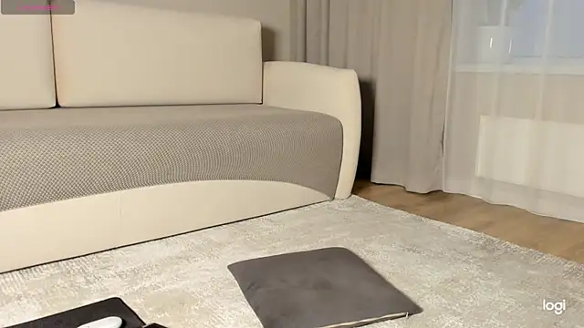 Snapshot of AmelinaLove chatting on December 2025 02:17:01 AM AmelinaLove online show from December 2025 02:17:01 AM