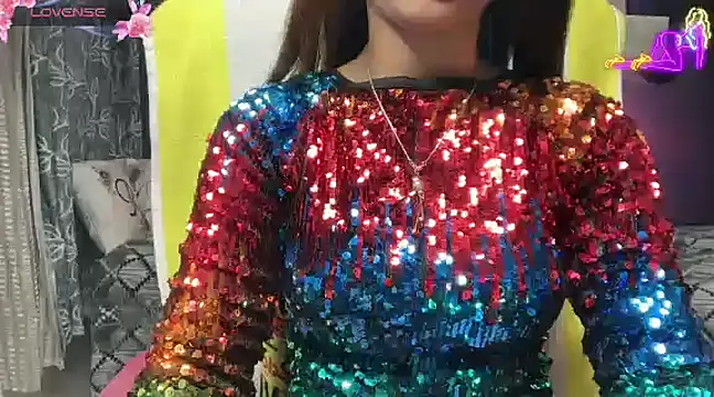 Snapshot of Royal_girl_1 chatting on February 2025 05:16:01 PM Royal girl 1 online show from February 2025 05:16:01 PM