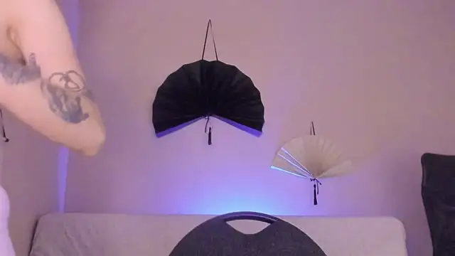 Snapshot of phoenix_xx chatting on April 2026 11:42:01 PM phoenix xx online show from April 2026 11:42:01 PM