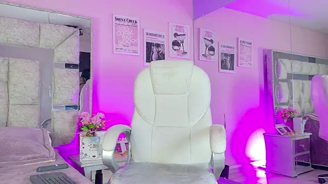 Sara Greey online show from April 2026 04:02:02 AM