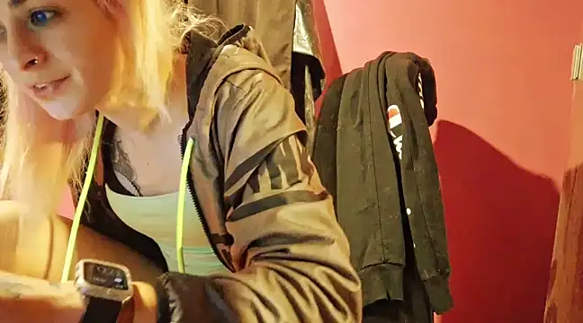 Snapshot of watermellonpussy chatting on January 2025 05:11:01 AM watermellonpussy online show from January 2025 05:11:01 AM