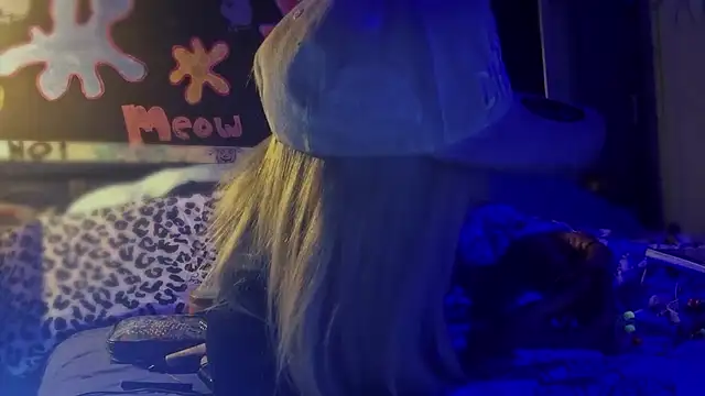 Snapshot of watermellonpussy chatting on February 2025 03:58:02 AM watermellonpussy online show from February 2025 03:58:02 AM