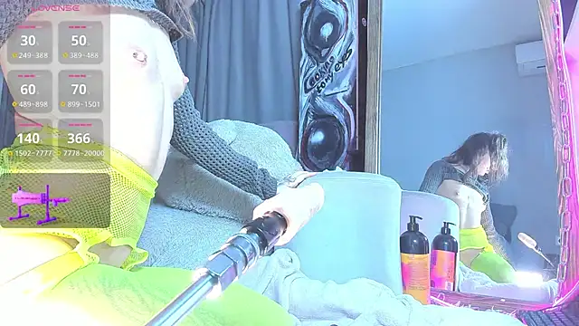 Jackie Swann online show from October 2025 03:58:02 AM