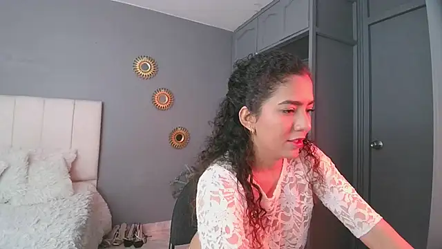 Snapshot of arteverena chatting on December 2024 07:43:02 PM arteverena online show from December 2024 07:43:02 PM