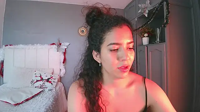 Snapshot of arteverena chatting on December 2024 09:39:02 PM arteverena online show from December 2024 09:39:02 PM