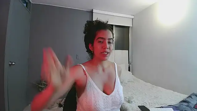 Snapshot of arteverena chatting on March 2025 10:02:02 PM arteverena online show from March 2025 10:02:02 PM