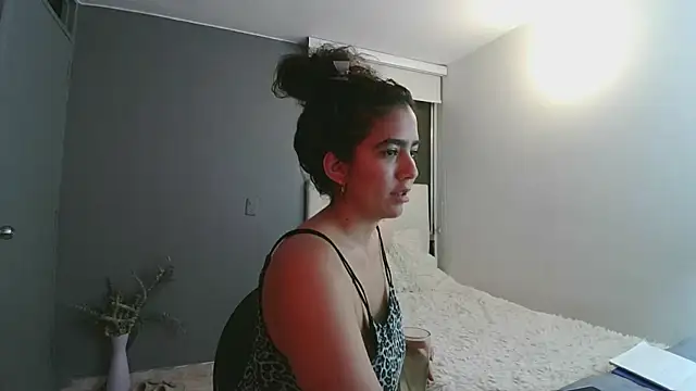 Snapshot of arteverena chatting on March 2025 12:07:01 AM arteverena online show from March 2025 12:07:01 AM