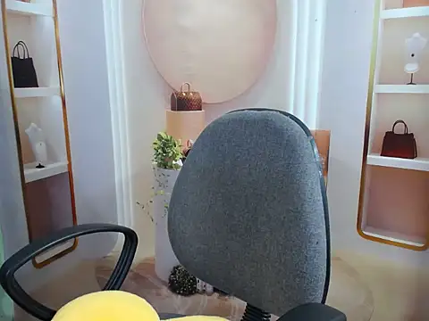 Love bug15 online show from March 2026 04:36:02 AM