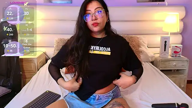 Snapshot of milan_sweet chatting on June 2026 08:46:01 PM milan sweet online show from June 2026 08:46:01 PM