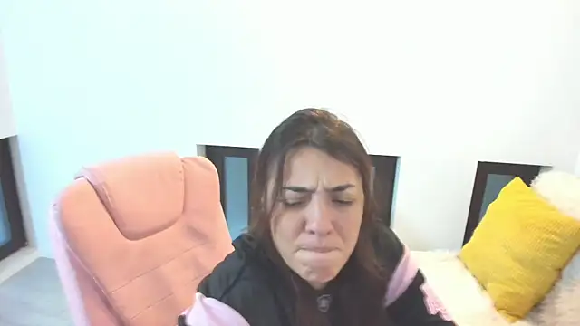 Dyana Kaylinn online show from November 2025 05:29:01 AM