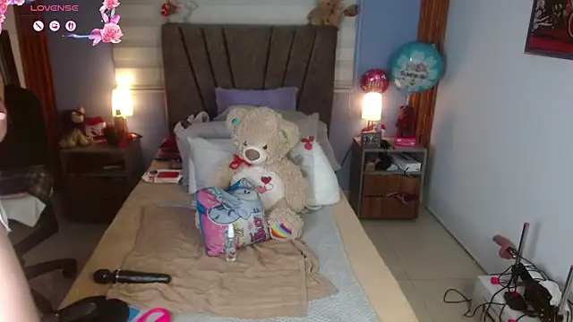 Nadia 84 online show from April 2026 07:37:01 PM