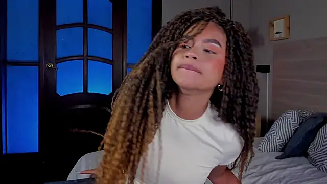 nayah   online show from October 2025 07:45:02 PM