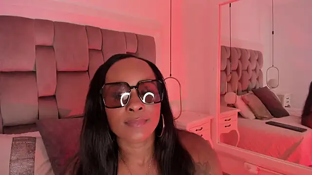 PamelaMendez  online show from November 2025 04:00:01 AM