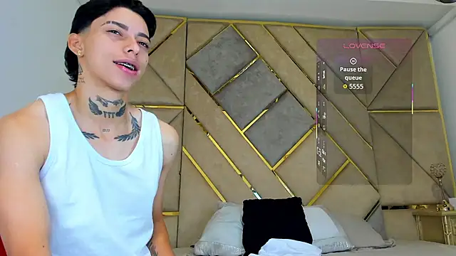 AmberAdams  online show from October 2025 01:01:01 PM