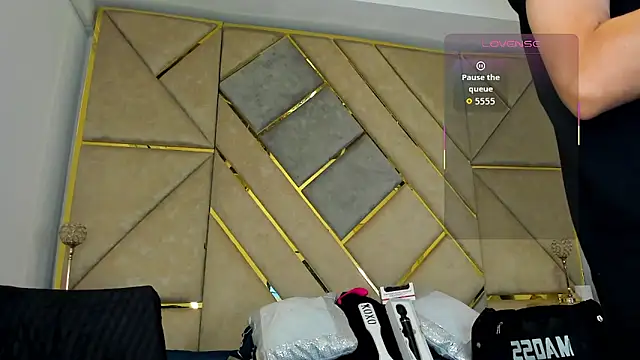 AmberAdams  online show from October 2025 02:28:01 PM