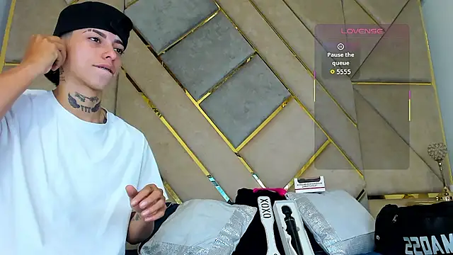 AmberAdams  online show from October 2025 02:51:02 PM