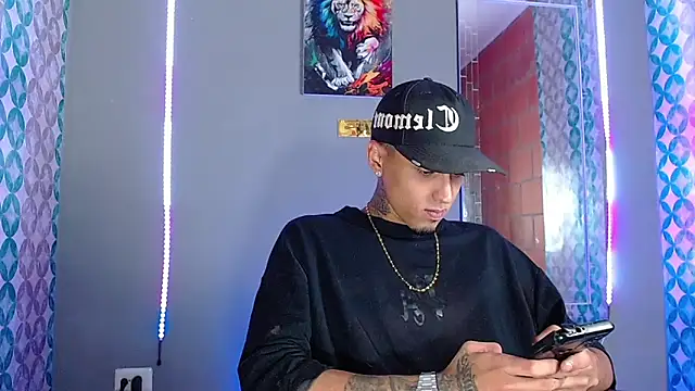 Liam lee online show from April 2026 10:53:01 PM