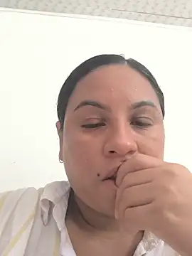 Snapshot of Francesca_ferrari chatting on June 2026 04:31:01 PM Francesca ferrari online show from June 2026 04:31:01 PM