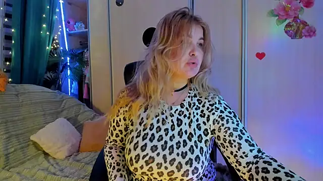 CoraSwon online show from February 2026 05:00:02 PM