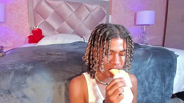 Maxim-Walker online show from March 2025 05:51:01 AM