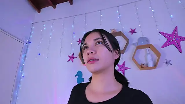 Emiily Parkerr online show from November 2025 02:55:01 AM