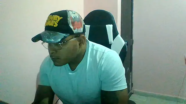 Snapshot of SaucyAffair0 chatting on July 2026 02:14:01 AM SaucyAffair0 online show from July 2026 02:14:01 AM