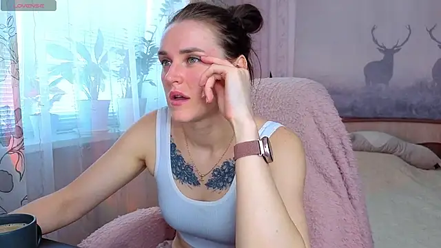 Snapshot of Bella__Swoon chatting on May 2026 05:25:03 AM Bella Swoon online show from May 2026 05:25:03 AM