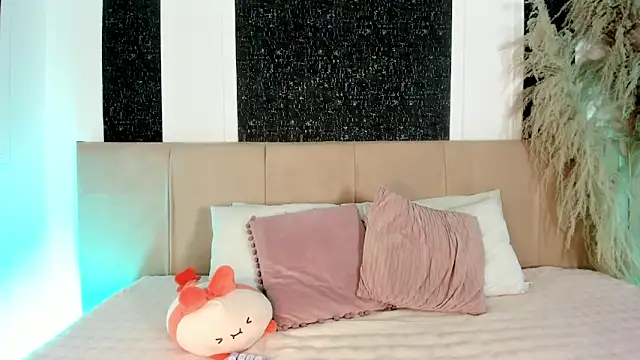 Alaia Manson online show from February 2026 07:37:01 PM