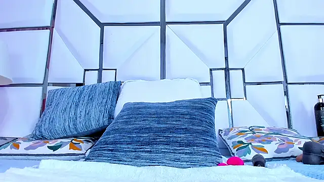 RileySweett online show from February 2025 02:38:01 PM