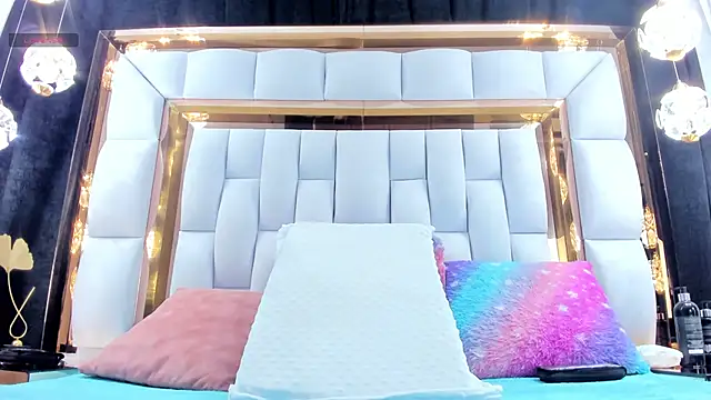 RileySweett online show from September 2025 11:45:01 AM