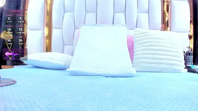 RileySweett online show from November 2025 11:43:02 AM