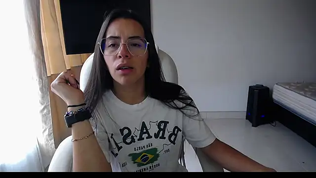 Snapshot of Mariam_Gomezxxx chatting on March 2025 06:34:01 PM Mariam Gomezxxx online show from March 2025 06:34:01 PM