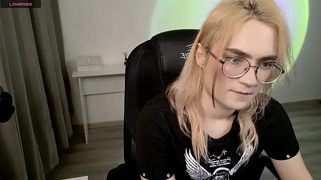 CuteYukiKun online show from March 2026 06:14:02 PM