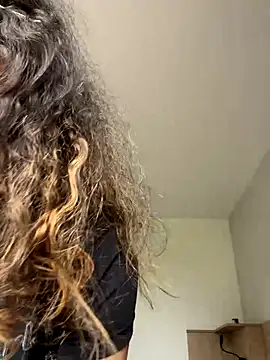 uniquerossie online show from November 2025 10:14:01 AM